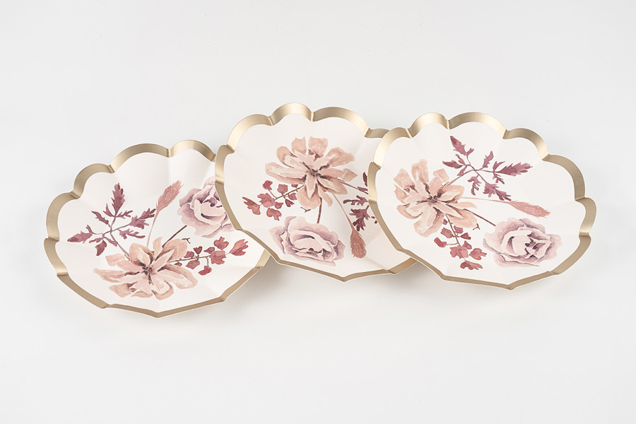 Piatti di carta a forma di fiore Piatti di carta a forma di fiore
